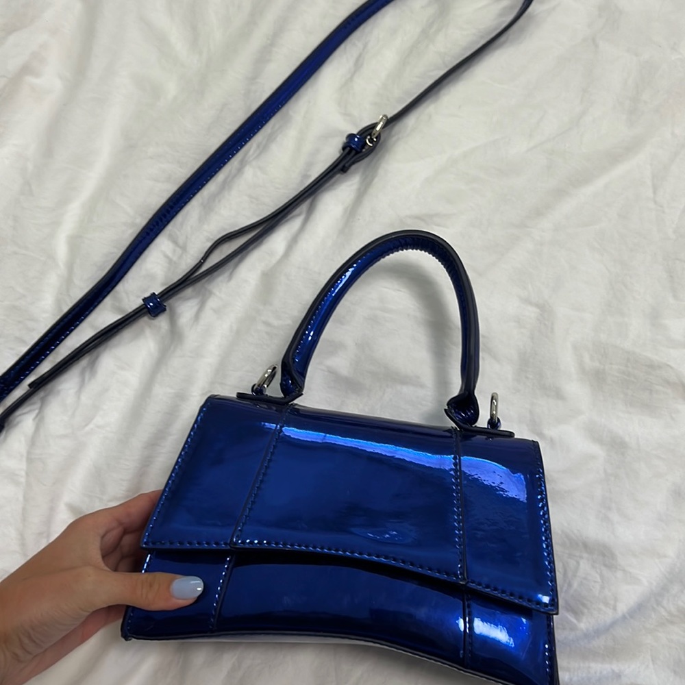 SUPER COOL AND DIFFERENT PURSE “Urban Express Lucas Crossbody Bag”